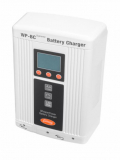 WP-BC Whisper Power Battery Charger 12V/ 20A-3 met WBM Basic Battery Monitor