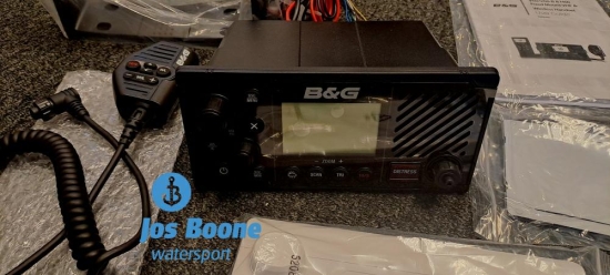 VHF MARINE RADIO,DSC, AIS-RX,V60