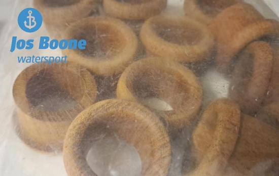 Teakhouten vingerring per dozijn. ø3,3cm