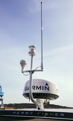 Central Bar + Wing Plate for 2 x Antenna + 1 x Navlight - For use with the APT-150-01 / APT-250-01 O