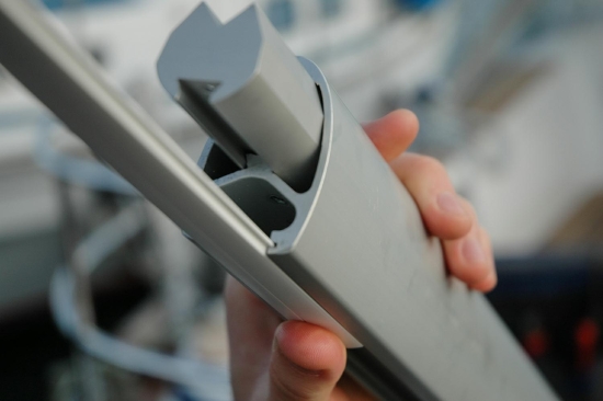 Mounts forward of backstay - for all other 2kW / 4kW  radomes