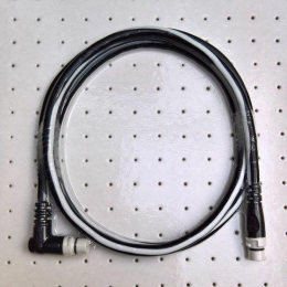 STng haakse spurkabel naar rechte connector, kabellengte 1mtr